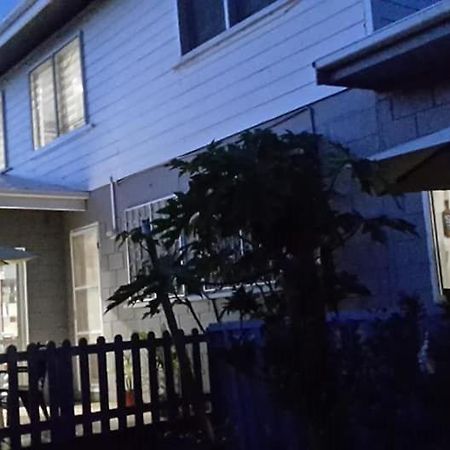 Dayspring Lodge นูคูอาโลฟา ภายนอก รูปภาพ