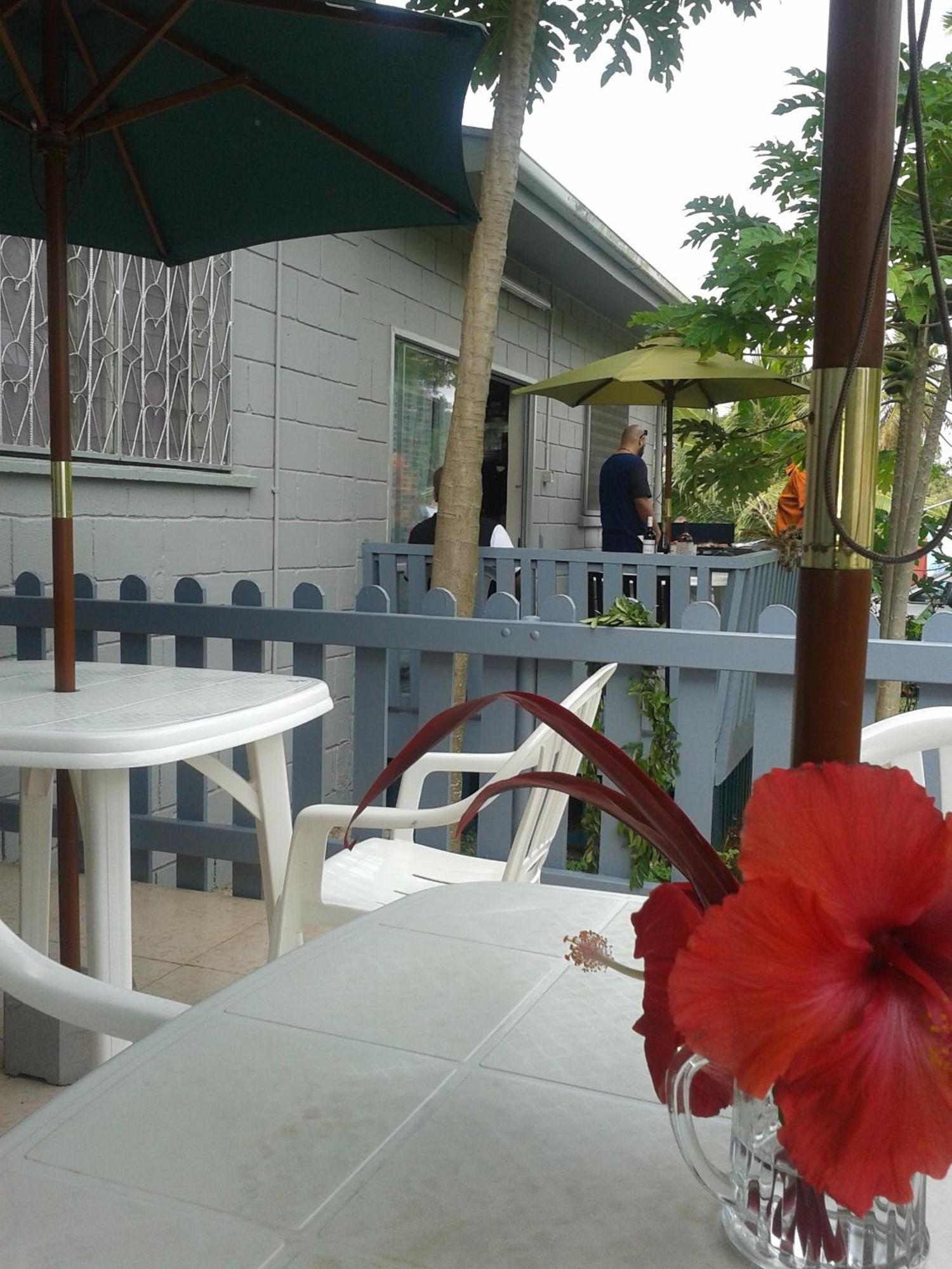 Dayspring Lodge นูคูอาโลฟา ภายนอก รูปภาพ