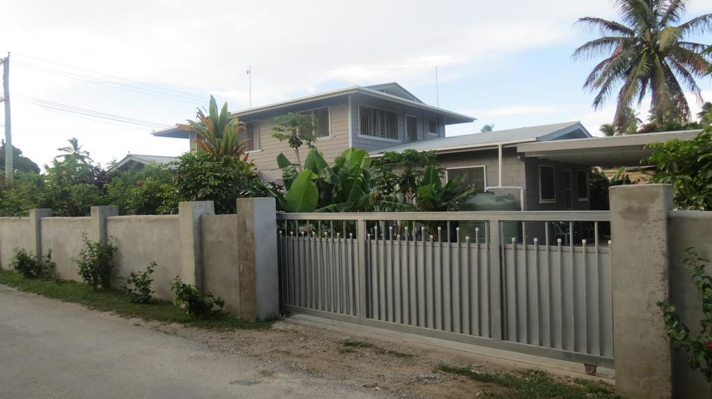 Dayspring Lodge นูคูอาโลฟา ภายนอก รูปภาพ
