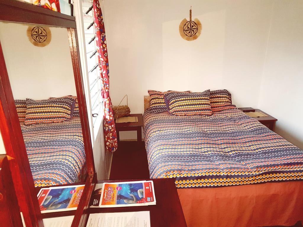 Dayspring Lodge นูคูอาโลฟา ภายนอก รูปภาพ