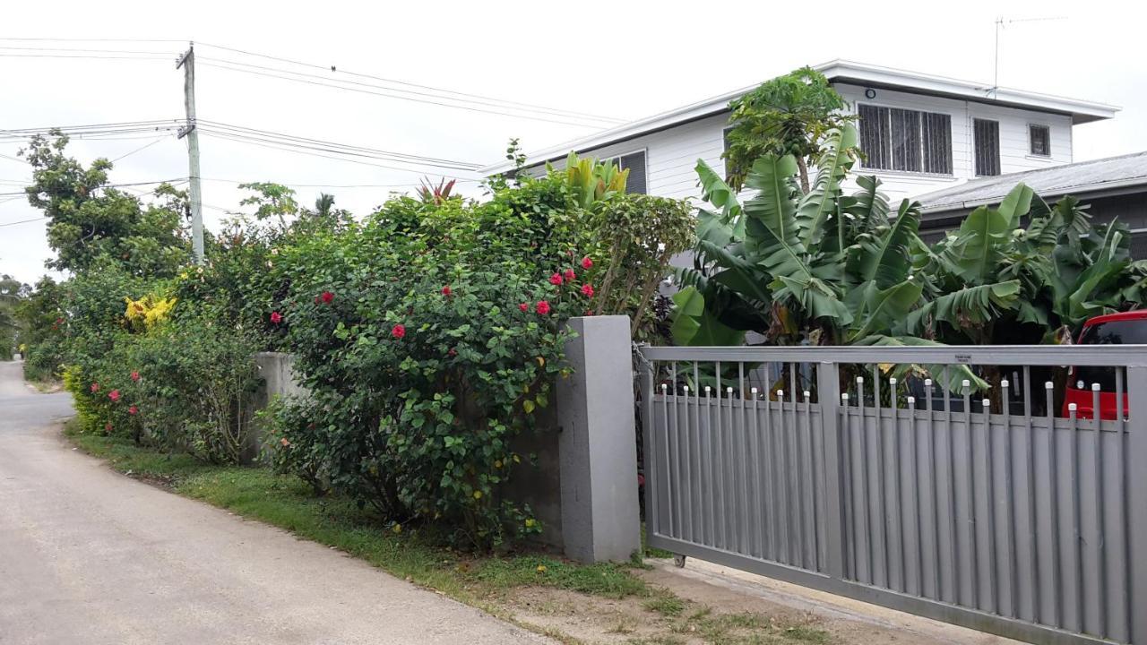 Dayspring Lodge นูคูอาโลฟา ภายนอก รูปภาพ